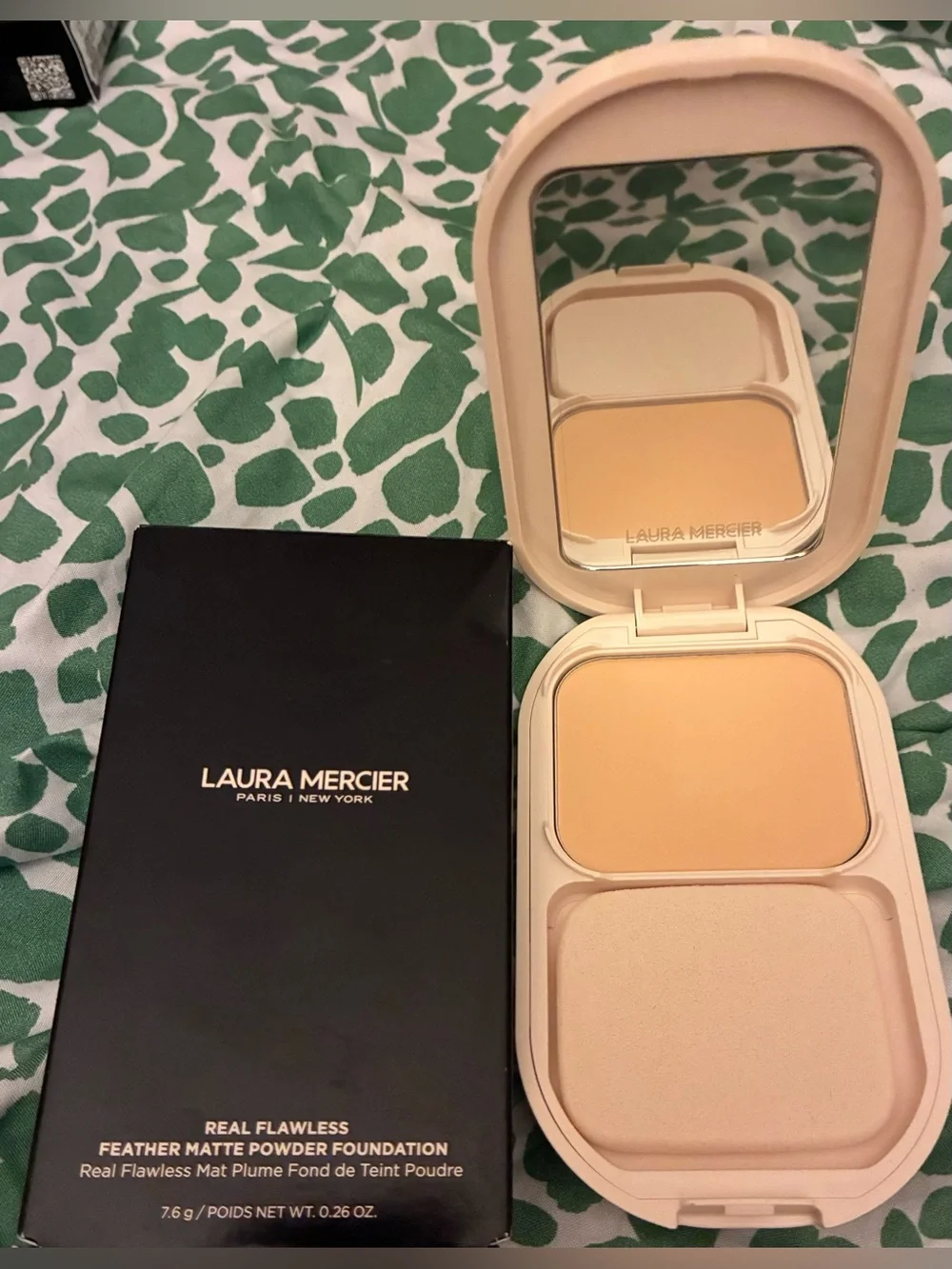 Laura Mercier Real Flawless Feather Matte Powder Foundation 1N Marzipan 7.6g